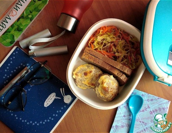 Запечённые котлеты из индейки с кориандром