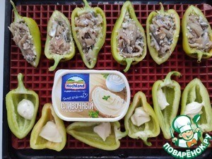 Запечённые перцы с мойвой