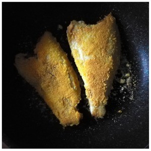 Жареная камбала в хрустящей панировке Жареная камбала в хрустящей панировке