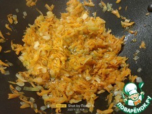 Жареная капуста с баклажанами и перцем