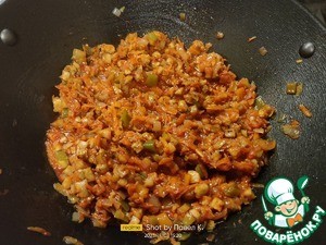 Жареная капуста с баклажанами и перцем