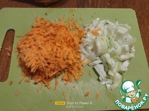 Жареная капуста с баклажанами и перцем