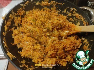 Жареная капуста с баклажанами и перцем