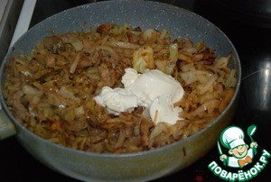 Жареная капуста с мясом и сыром