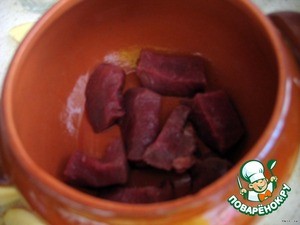 Жаркое в горшочке под сырной шапочкой Жаркое в горшочке под сырной шапочкой