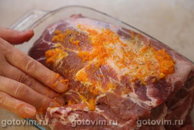 Свиная шея, запеченная в мандариновом маринаде