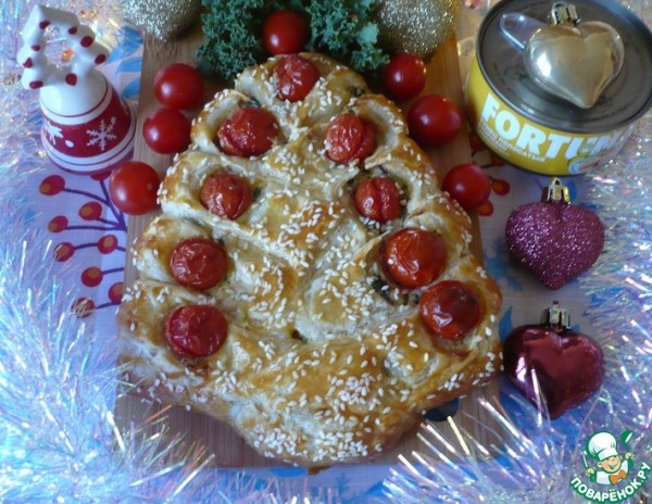 Рождественская елка из слоеного теста