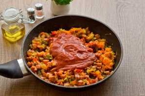 Рассольник с копченой колбасой и перловкой Рассольник с копченой колбасой и перловкой