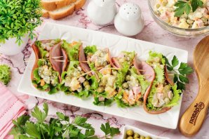 Салат-закуска "Оливье в ветчине" Салат-закуска "Оливье в ветчине"