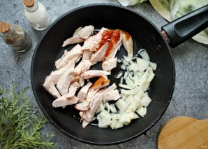 Гороховое пюре с копченой курицей