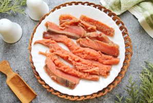 "Розочки" из красной и белой рыбы со шпинатом "Розочки" из красной и белой рыбы со шпинатом