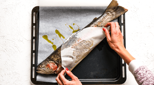 Форель в соусе со шпинатом, пошаговый рецепт с фото