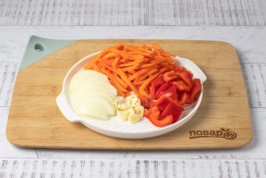 Маринованные шампиньоны с овощами Маринованные шампиньоны с овощами