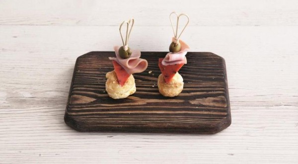 Праздничные канапе на основе из слоеного теста, пошаговый рецепт с фото Праздничные канапе на основе из слоеного теста, пошаговый рецепт с фото