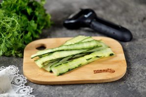 Бутерброды с огурцом и форелью Бутерброды с огурцом и форелью