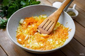 Суп с кукурузной крупой и курицей Суп с кукурузной крупой и курицей