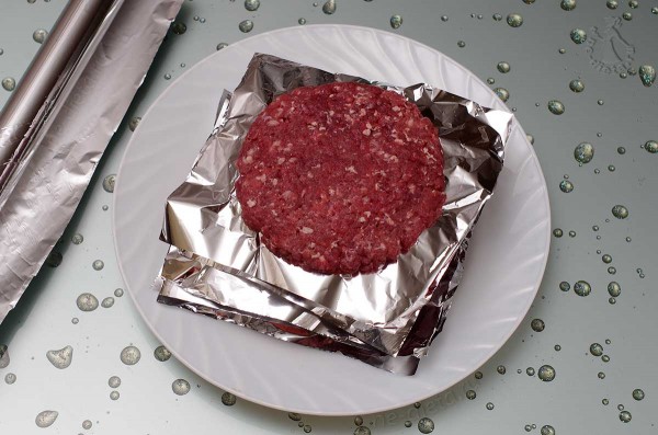 Бургеры с говядиной и яйцом Бургеры с говядиной и яйцом