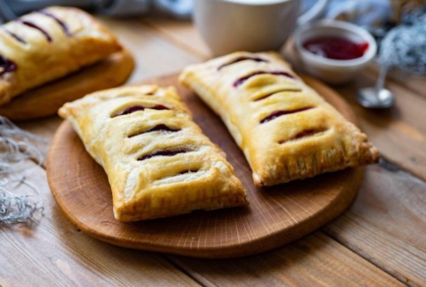 Слойки с замороженной вишней