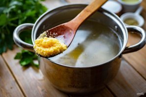 Суп с кукурузной крупой и курицей Суп с кукурузной крупой и курицей