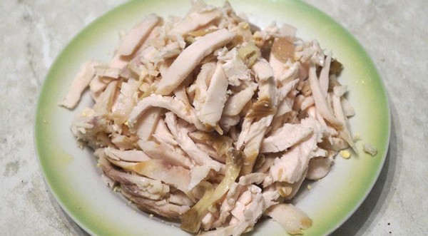 Салат с копченой курицей, ананасами и кукурузой, пошаговый рецепт с фото от автора Наталья Салат с копченой курицей, ананасами и кукурузой, пошаговый рецепт с фото от автора Наталья