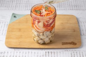 Маринованные шампиньоны с овощами Маринованные шампиньоны с овощами