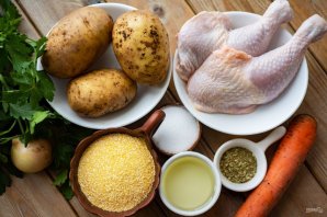 Суп с кукурузной крупой и курицей Суп с кукурузной крупой и курицей