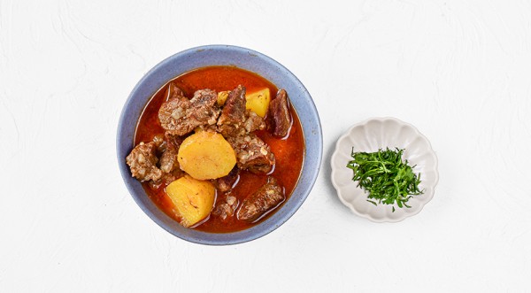 Говяжья вырезка с картошкой, пошаговый рецепт с фото на 493 ккал