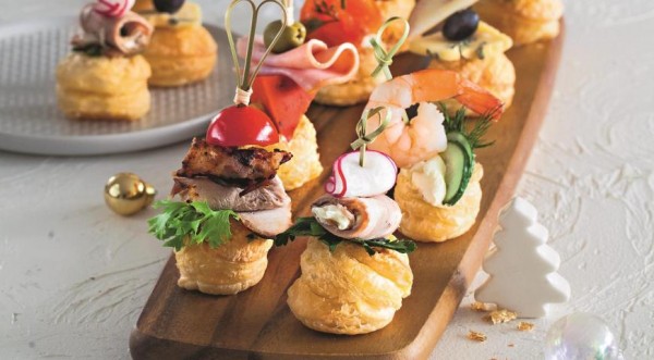 Праздничные канапе на основе из слоеного теста, пошаговый рецепт с фото Праздничные канапе на основе из слоеного теста, пошаговый рецепт с фото