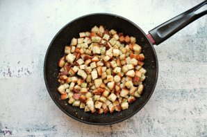 Суп-пюре из кабачков с плавленым сыром Суп-пюре из кабачков с плавленым сыром