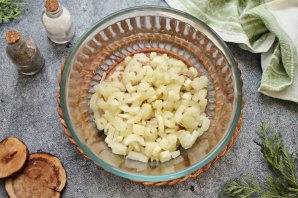 Салат "Пино-нуар" с виноградом