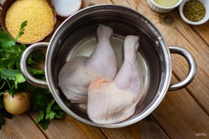 Суп с кукурузной крупой и курицей Суп с кукурузной крупой и курицей