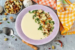 Суп-пюре из кабачков с плавленым сыром Суп-пюре из кабачков с плавленым сыром