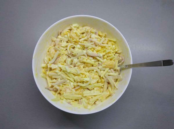 Салат из кальмаров с яблоком и апельсином Салат из кальмаров с яблоком и апельсином