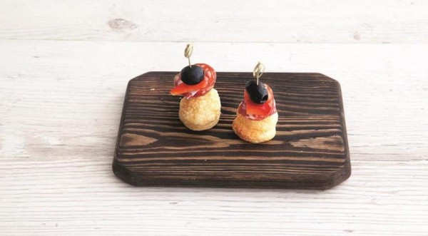 Праздничные канапе на основе из слоеного теста, пошаговый рецепт с фото Праздничные канапе на основе из слоеного теста, пошаговый рецепт с фото