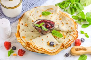 Блинчики с ягодным соусом Блинчики с ягодным соусом