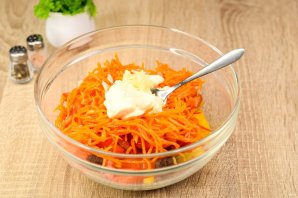 Салат "Гусарский" с помидорами и говядиной Салат "Гусарский" с помидорами и говядиной