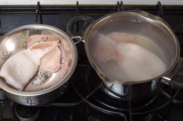 Салат из кальмаров с яблоком и апельсином Салат из кальмаров с яблоком и апельсином