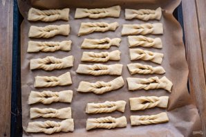 Хворост в духовке на кефире Хворост в духовке на кефире