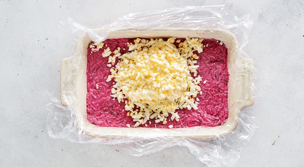 Селедка под шубой с икрой минтая, пошаговый рецепт с фото на 284 ккал