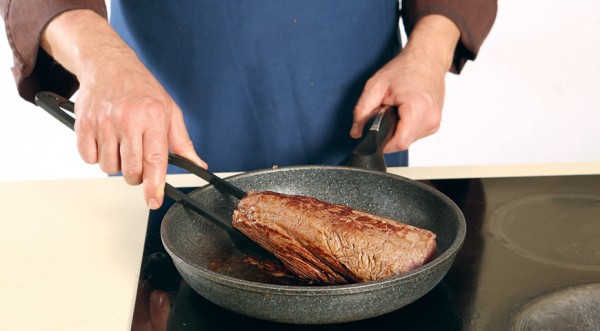 Биф Веллингтон из вырезки, пошаговый рецепт с фото на 588 ккал Биф Веллингтон из вырезки, пошаговый рецепт с фото на 588 ккал