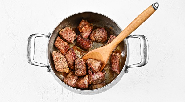 Тушеная говяжья лопатка, пошаговый рецепт с фото на 404 ккал Тушеная говяжья лопатка, пошаговый рецепт с фото на 404 ккал