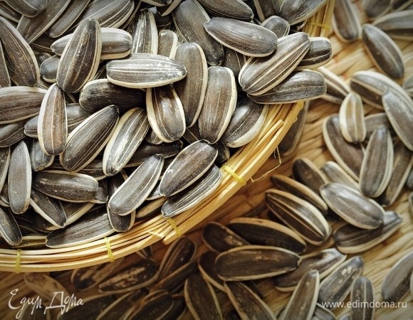 Вредная привычка или полезный перекус? Врач раскрыла правду о семечках 