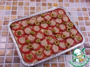 Картофельный пирог с фаршированными тунцом черри