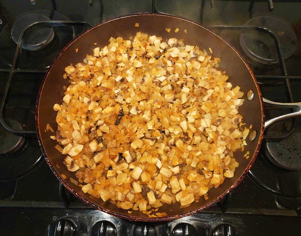 Мясо по-французски с грибами