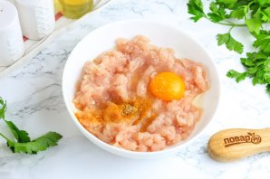 Клецки из куриного филе с луком Клецки из куриного филе с луком