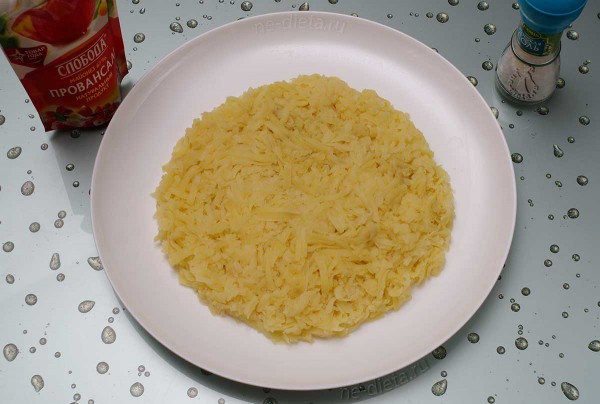 Слоеный салат с говядиной и корейской морковью Слоеный салат с говядиной и корейской морковью