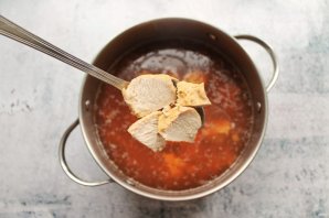 Борщ с квашеной капустой, свеклой и курицей Борщ с квашеной капустой, свеклой и курицей