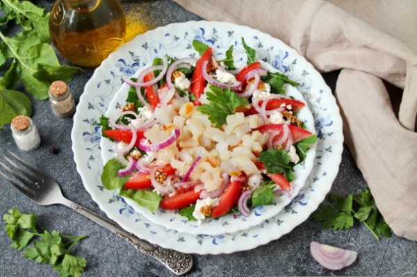 Салат из копченого палтуса Салат из копченого палтуса