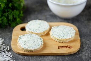 Бутерброды с огурцом и форелью Бутерброды с огурцом и форелью