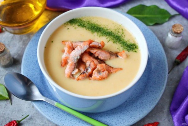 Суп из цветной капусты с горбушей Суп из цветной капусты с горбушей